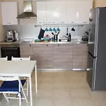 1-bedroom With Pool & Free Parking, 300 M To The דירה