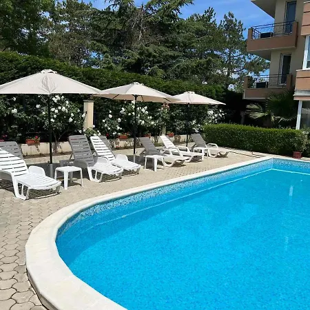 Appartement 1-bedroom With Pool & Free Parking, 300 M To The Pomorie