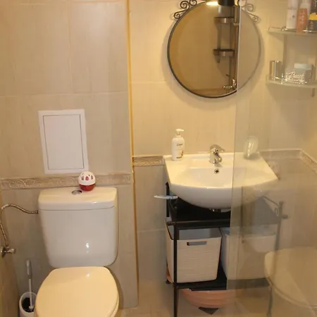1-bedroom With Pool & Free Parking, 300 M To The بوموري