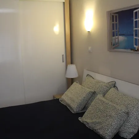 1-bedroom With Pool & Free Parking, 300 M To The بوموري